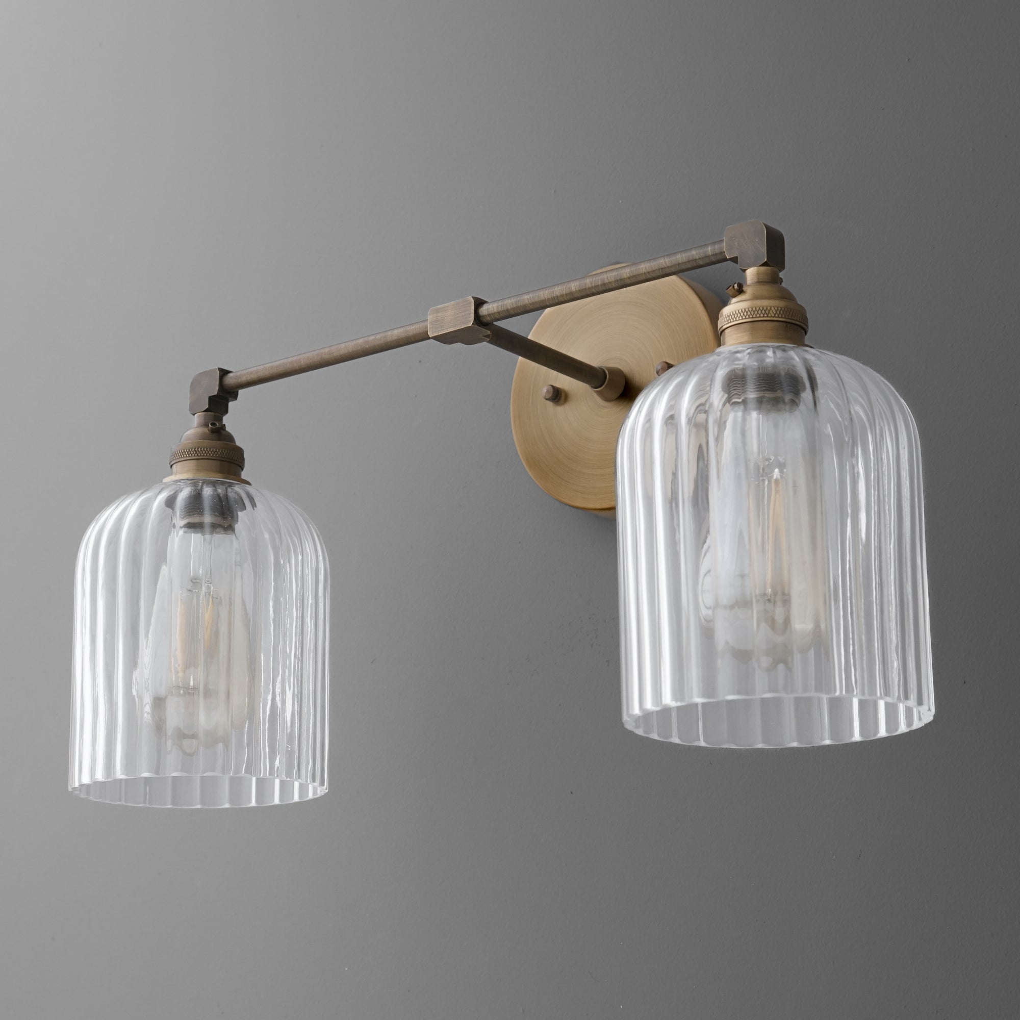 VANITY LIGHT MODEL NO. 1121
