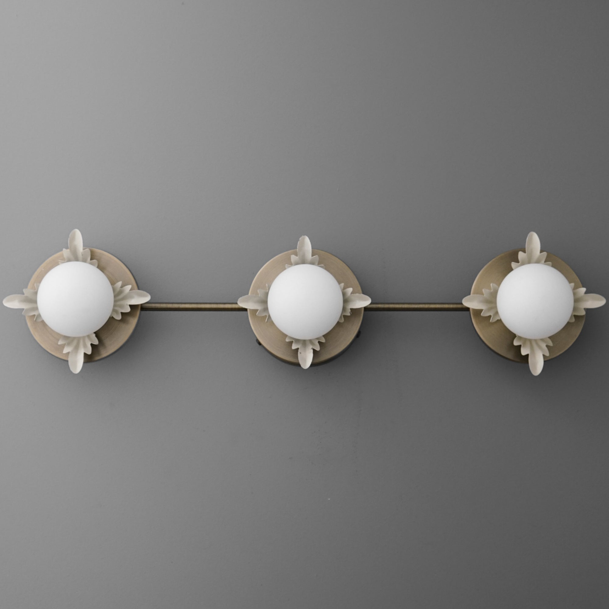 VANITY LIGHT MODEL NO. 1154