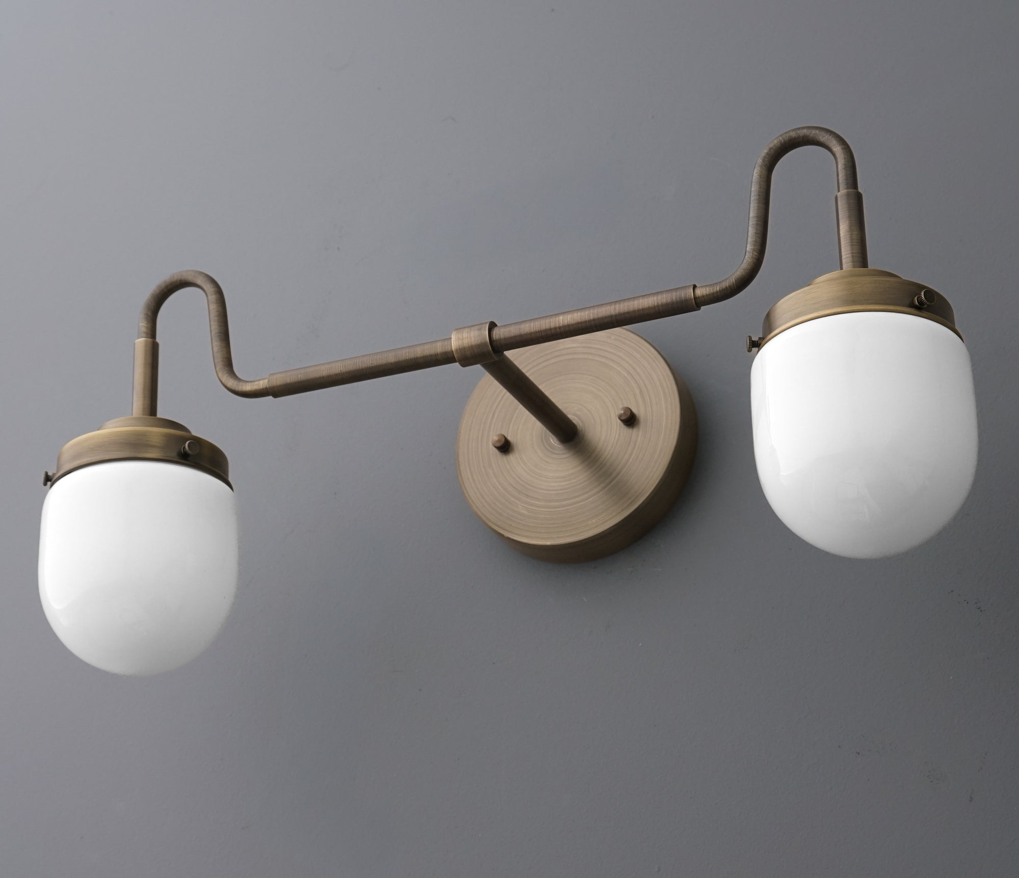 VANITY LIGHT MODEL NO. 1182