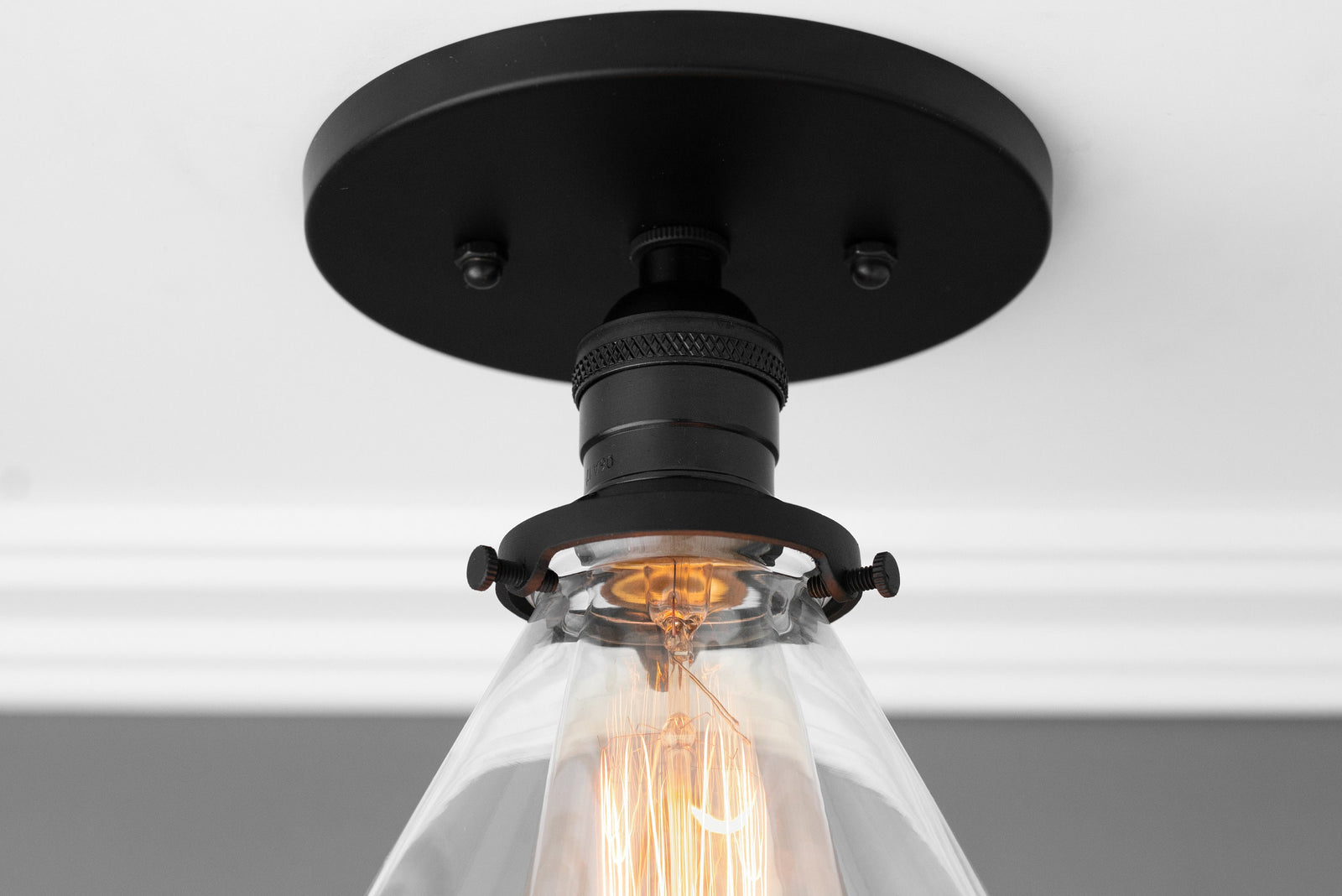 CEILING LIGHT MODEL No. 8758
