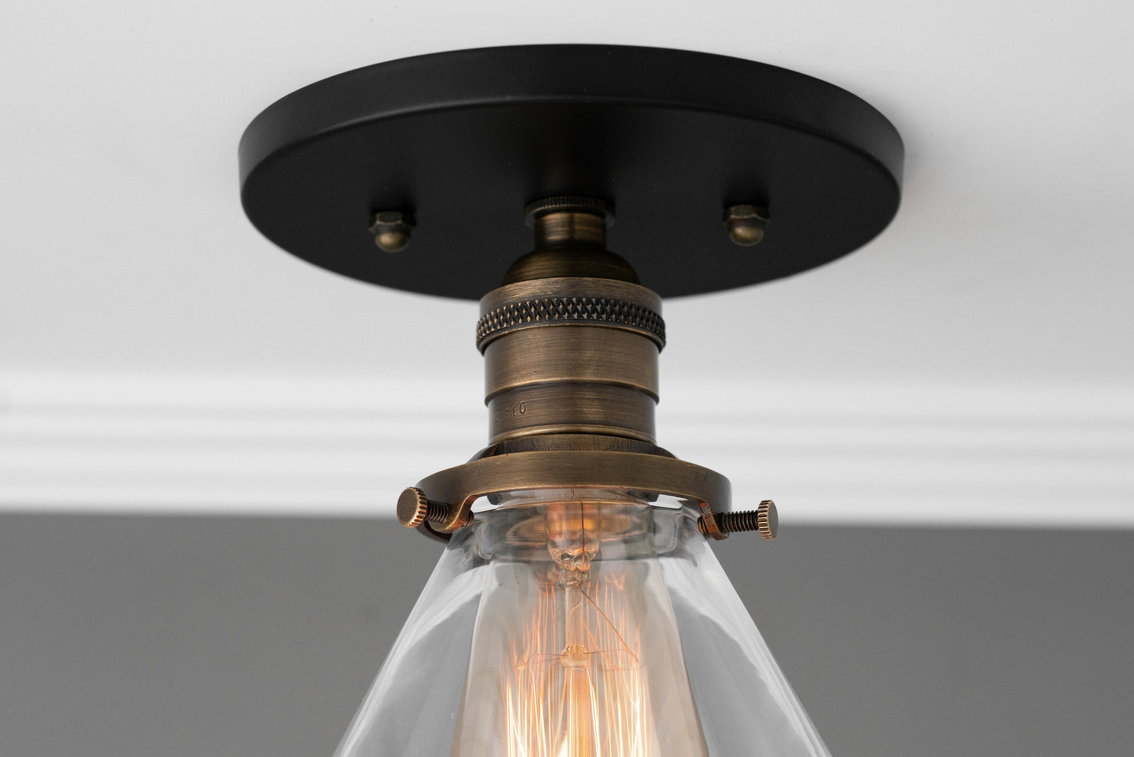 CEILING LIGHT MODEL No. 8758