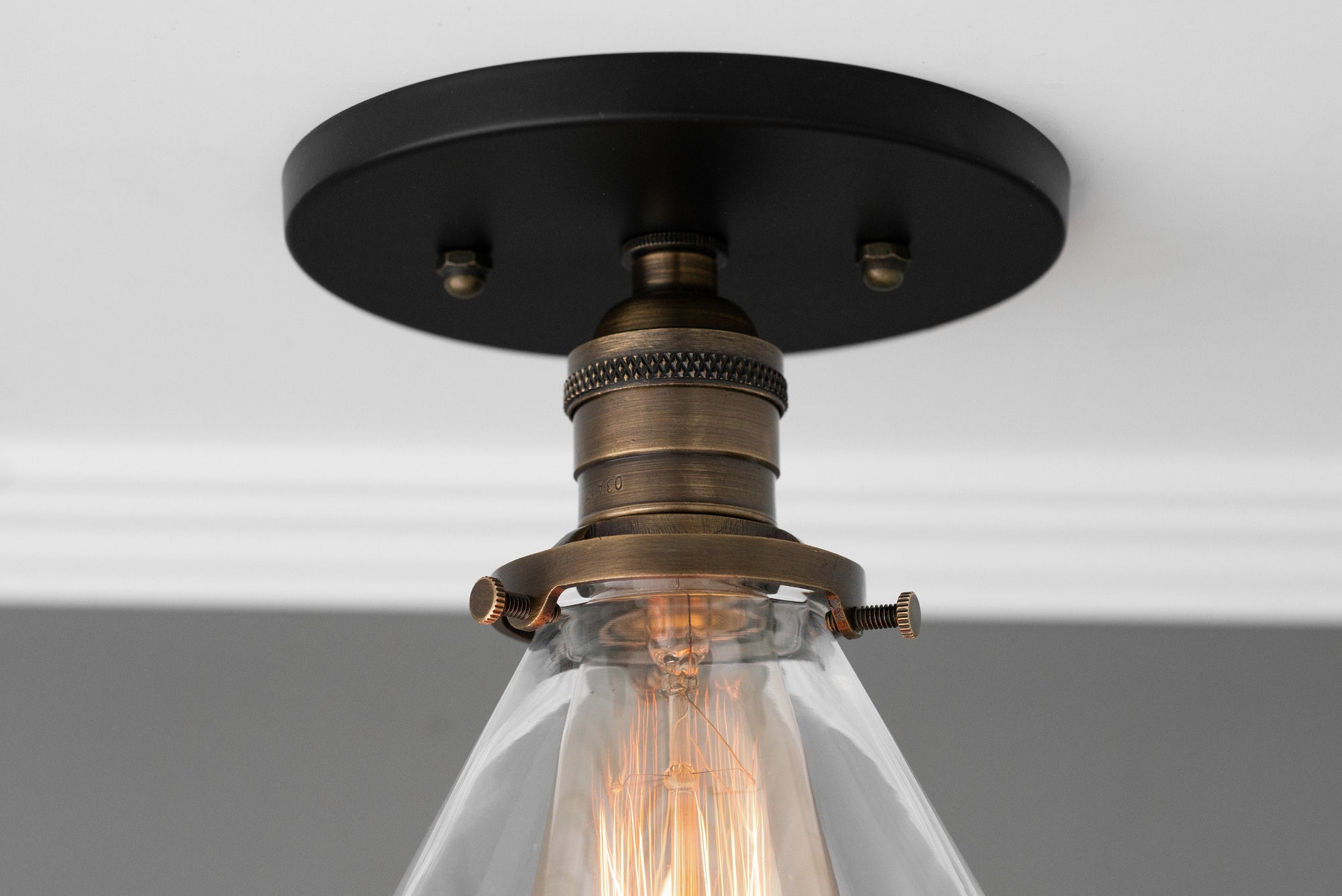 CEILING LIGHT MODEL No. 8758