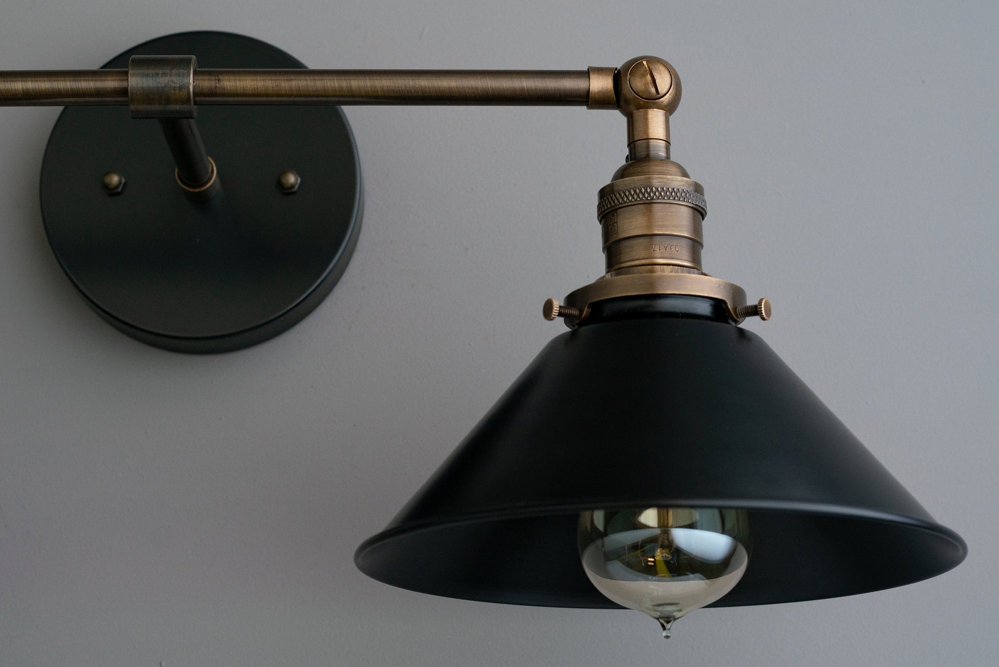 VANITY MODEL No. 1802