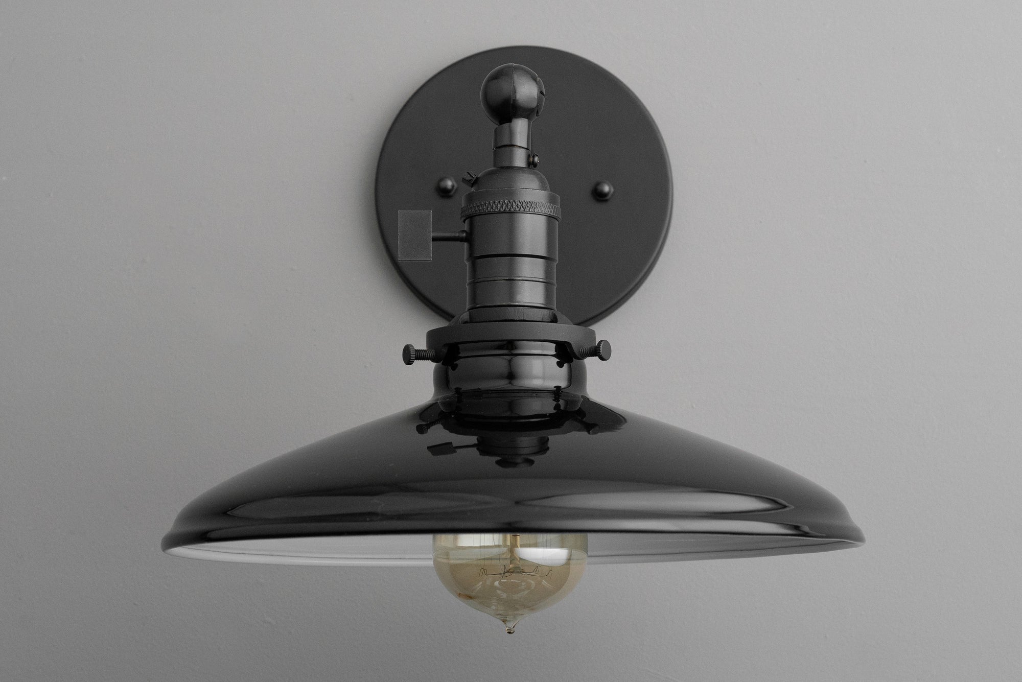 SCONCE MODEL No. 2911
