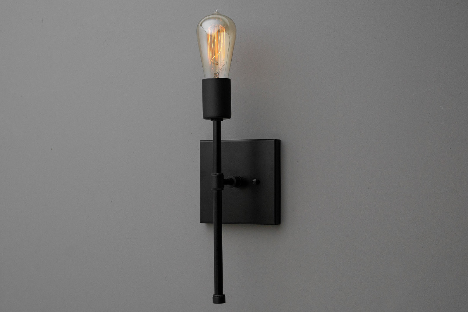 SCONCE MODEL No. 4136