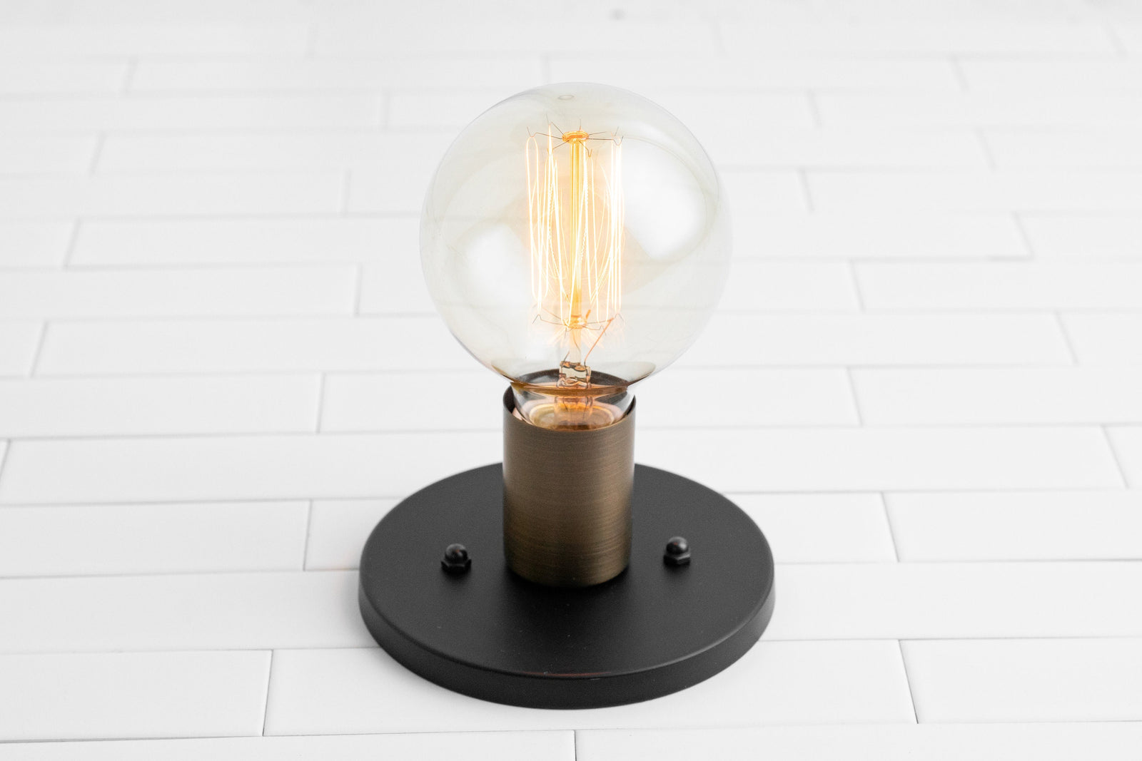 CEILING LIGHT MODEL No. 2057