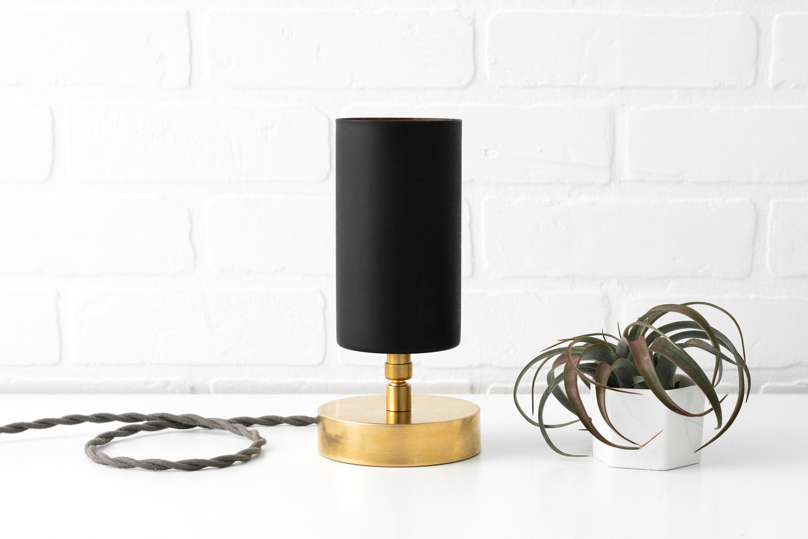 TABLE LAMP MODEL No. 1764