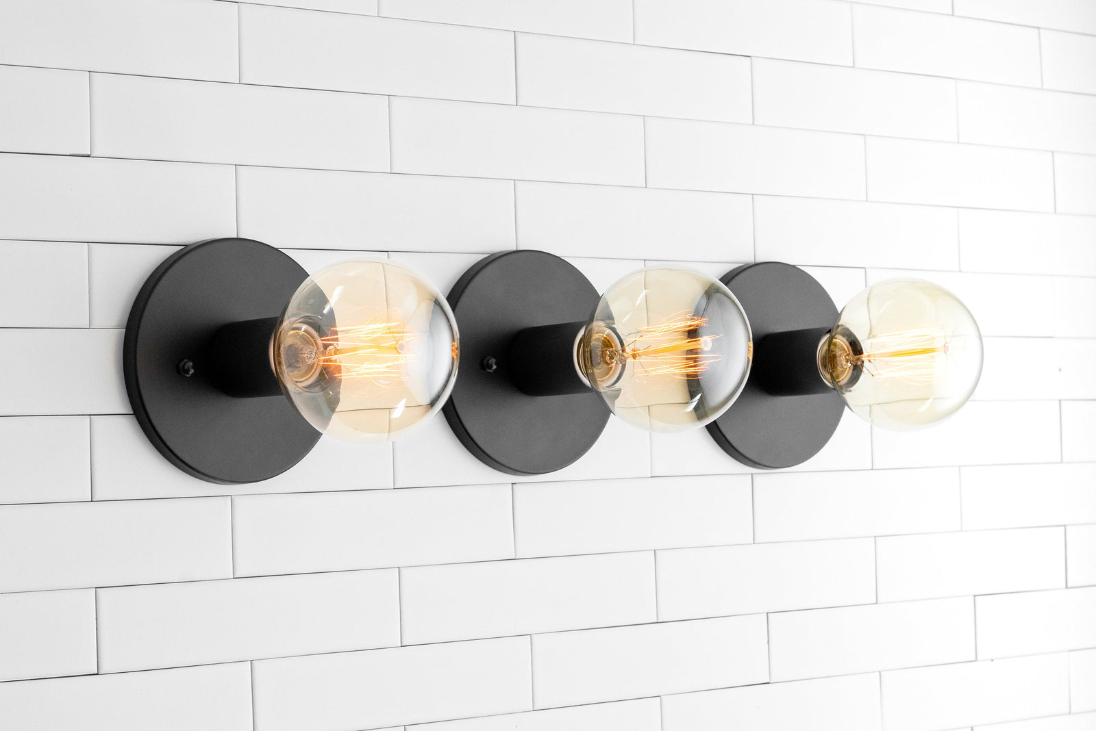 CEILING LIGHT MODEL No. 2057