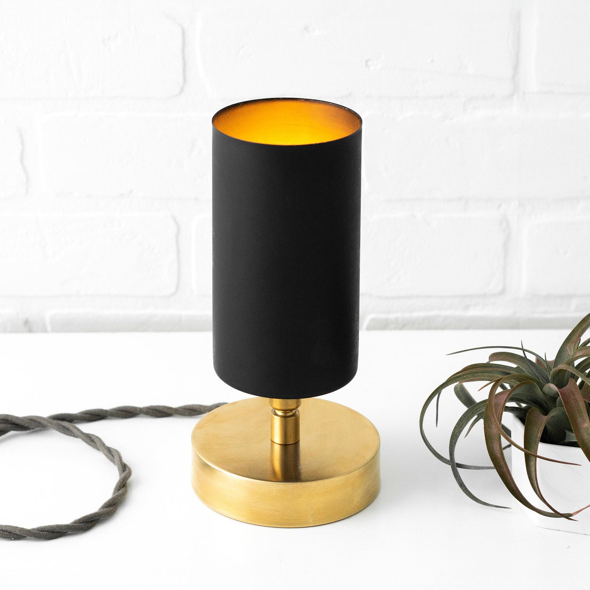 TABLE LAMP MODEL NO. 1764