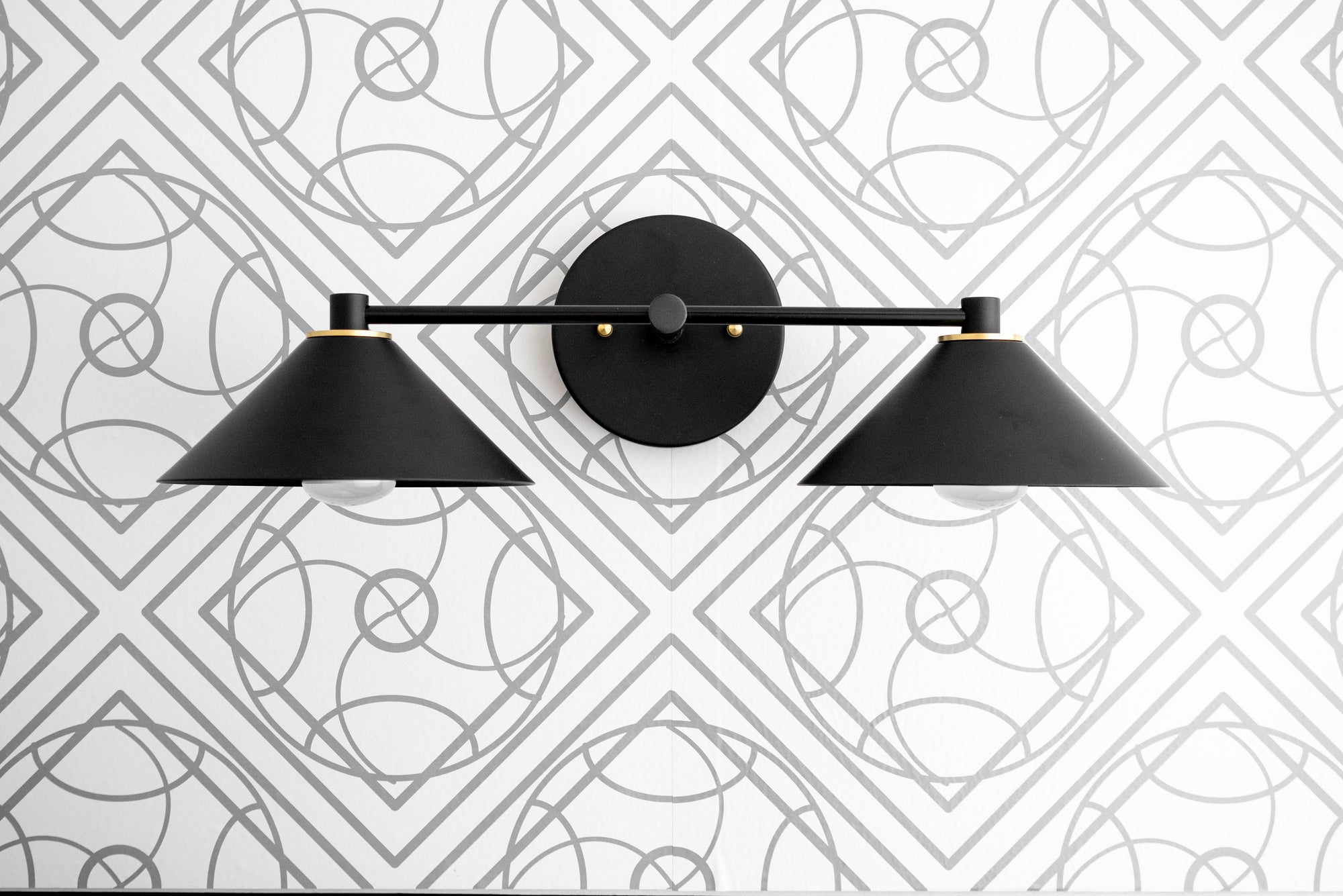 VANITY LIGHT MODEL NO. 5873