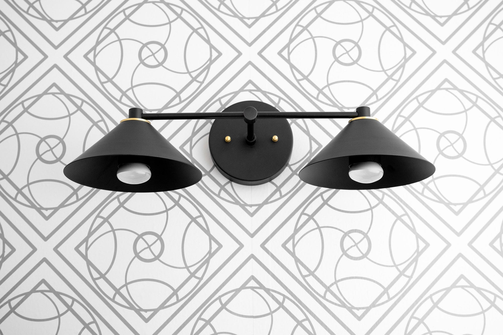 VANITY LIGHT MODEL NO. 5873