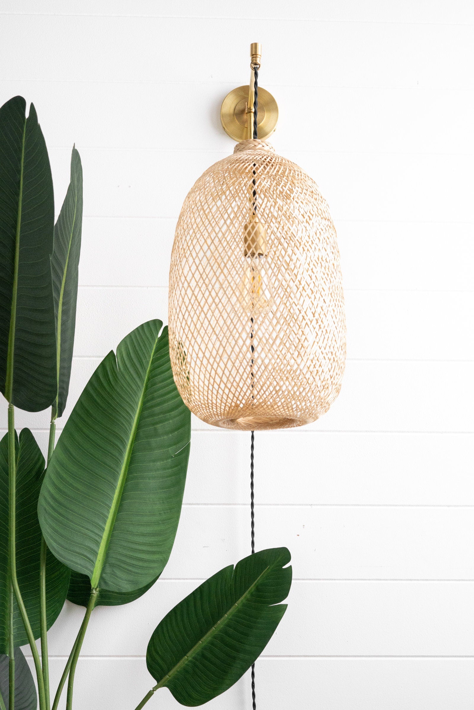 PLUG IN LIGHT MODEL No. 3541