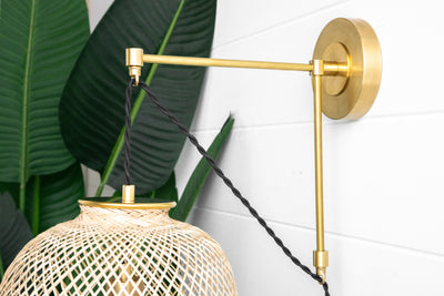 PLUG IN LIGHT MODEL No. 8524