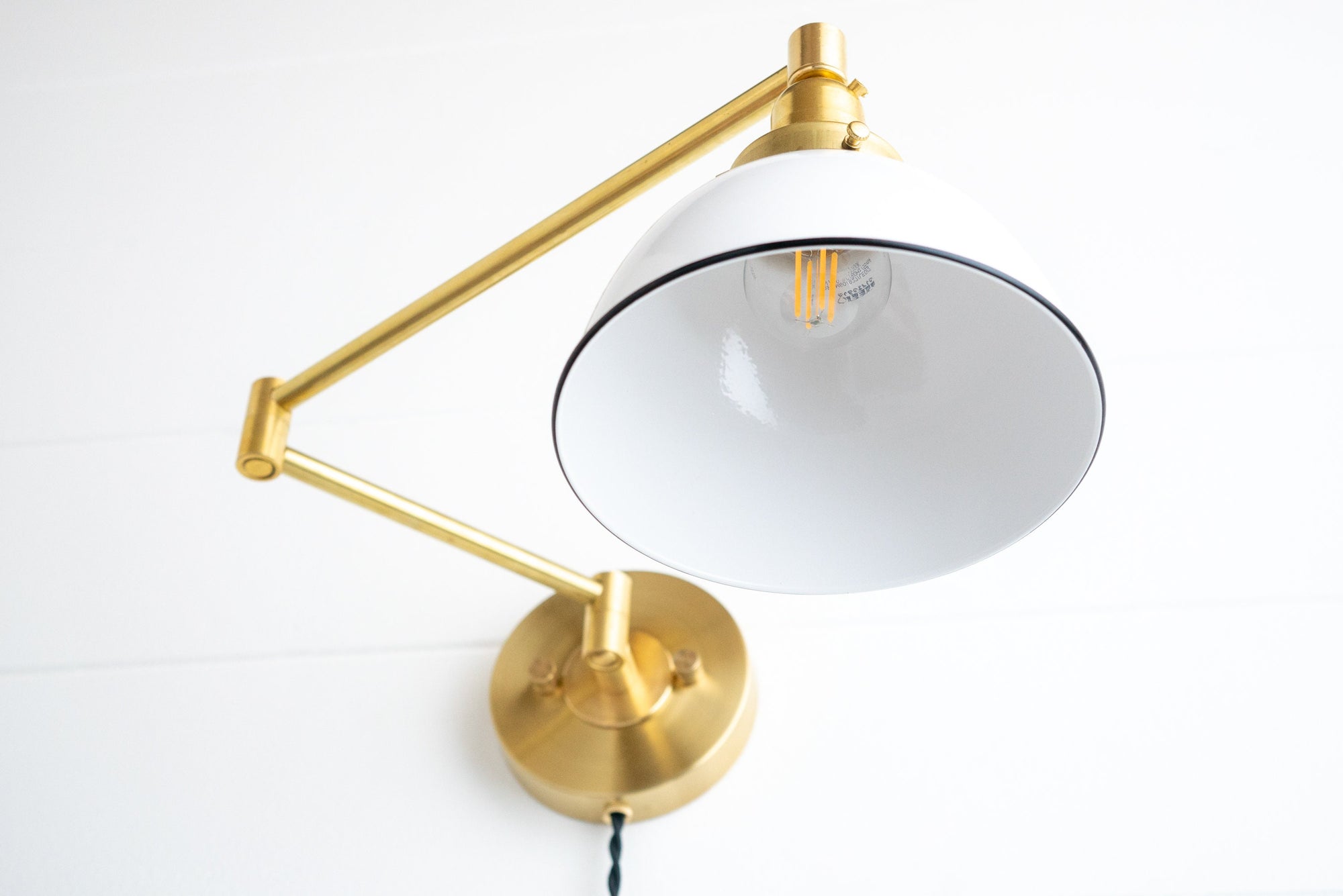 PLUG IN LIGHT MODEL No. 2889