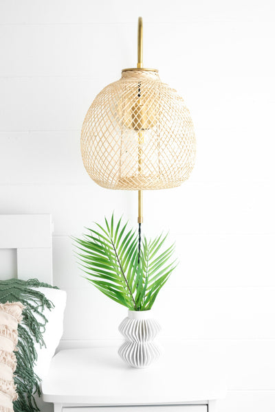 PLUG IN LIGHT MODEL No. 2024