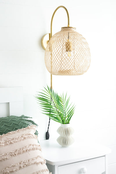 PLUG IN LIGHT MODEL No. 2024