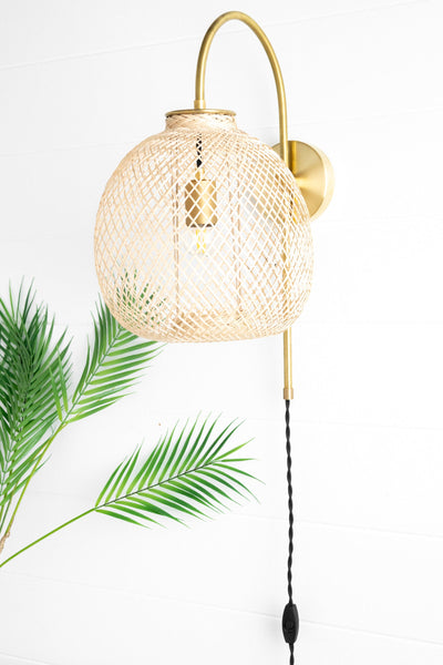 PLUG IN LIGHT MODEL No. 2024