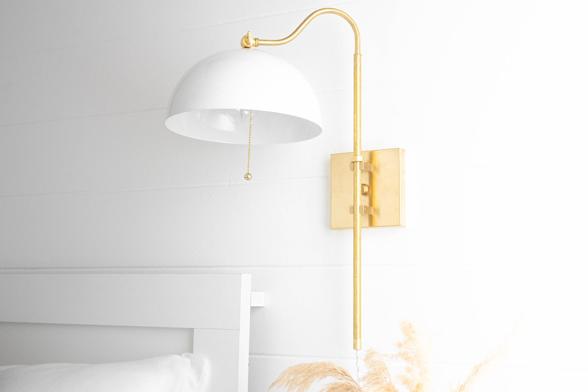 PLUG IN LIGHT MODEL No. 2818