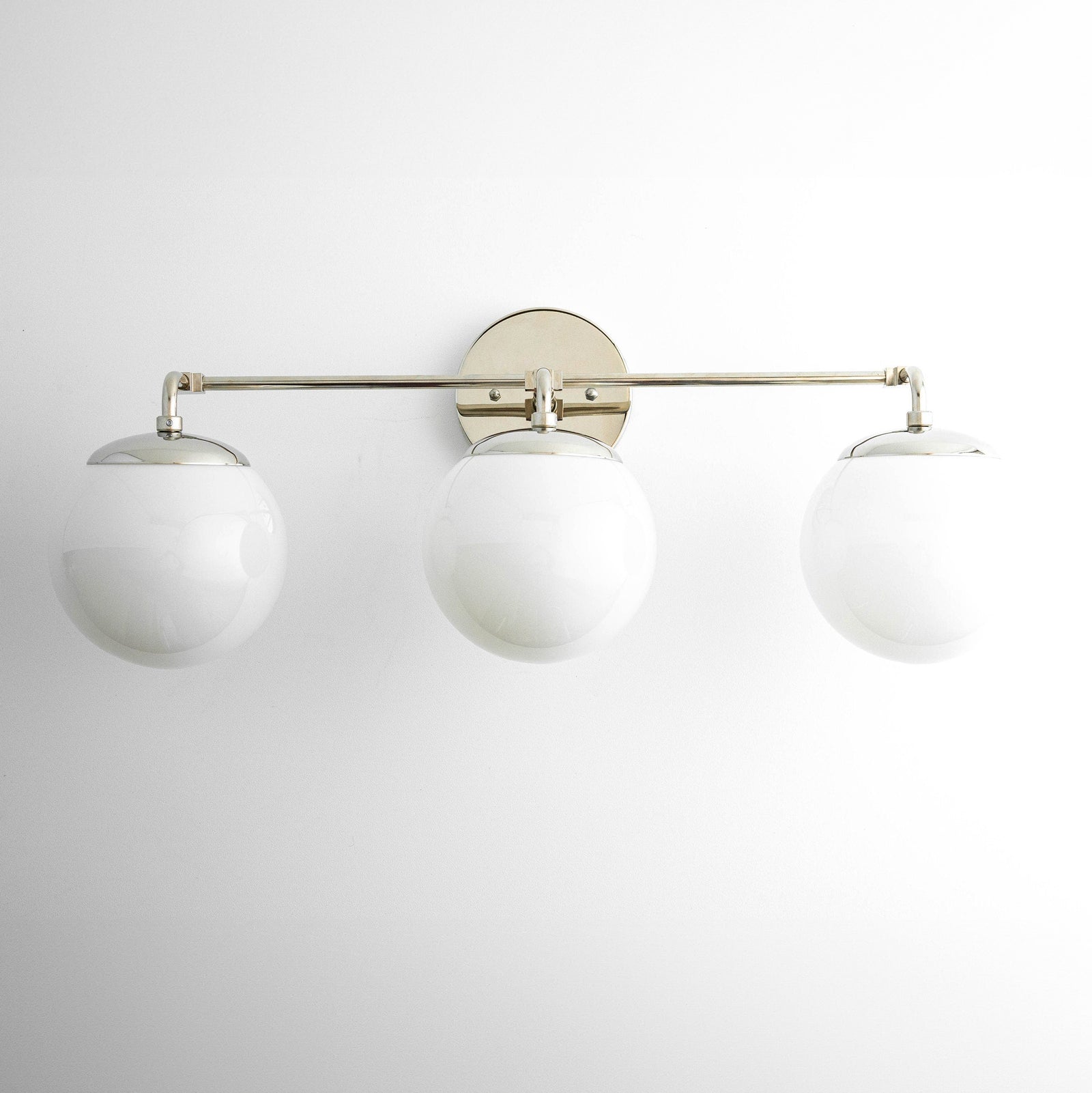 VANITY LIGHT MODEL NO. 9319