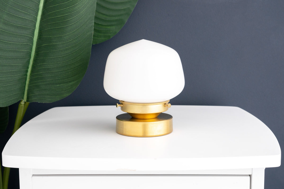 TABLE LAMP MODEL No. 1377