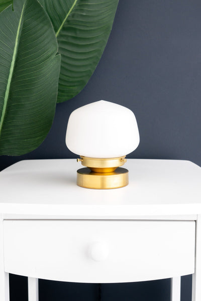 TABLE LAMP MODEL No. 1377