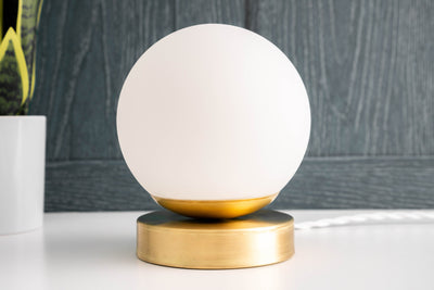 TABLE LAMP MODEL No. 3024