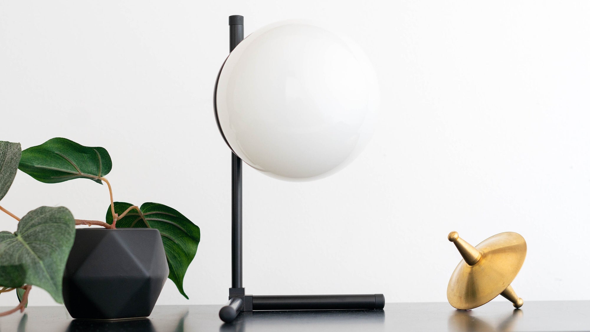 TABLE LAMP MODEL No. 7084