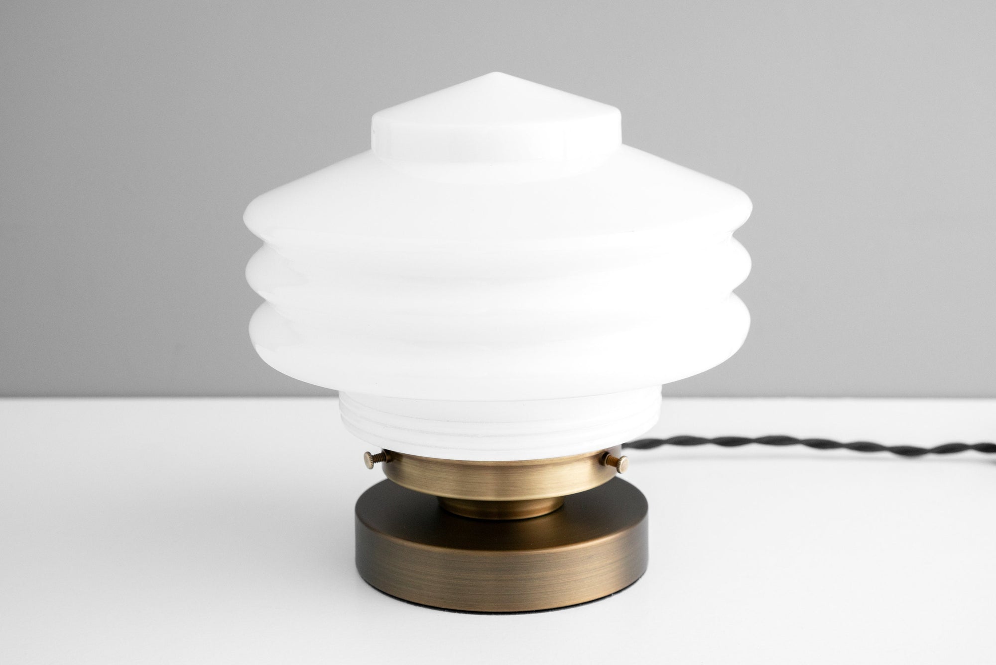 TABLE LAMP MODEL No. 2697