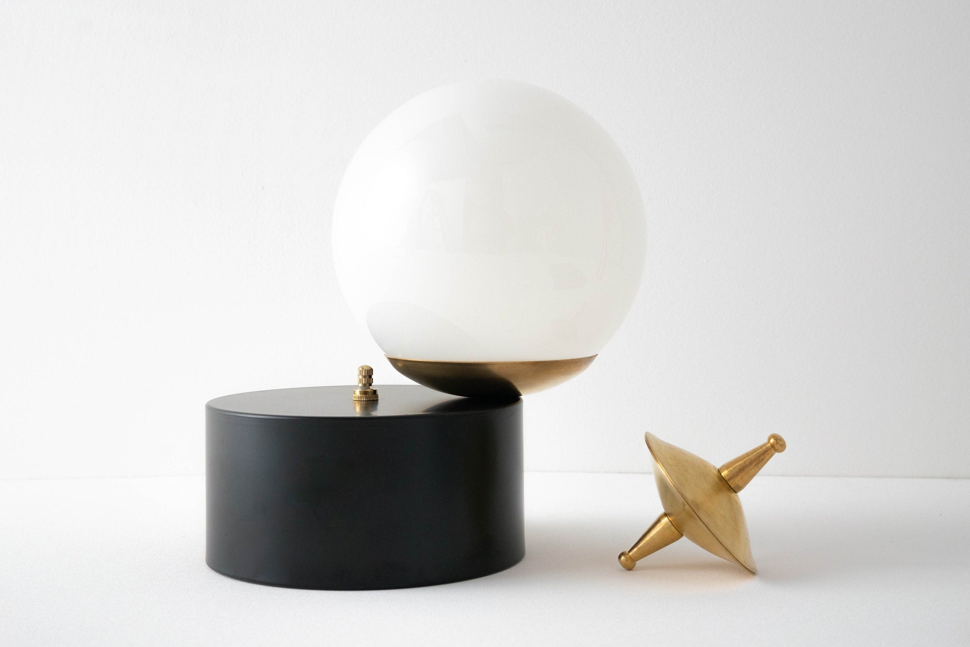 TABLE LAMP MODEL NO. 9435 Peared Creation
