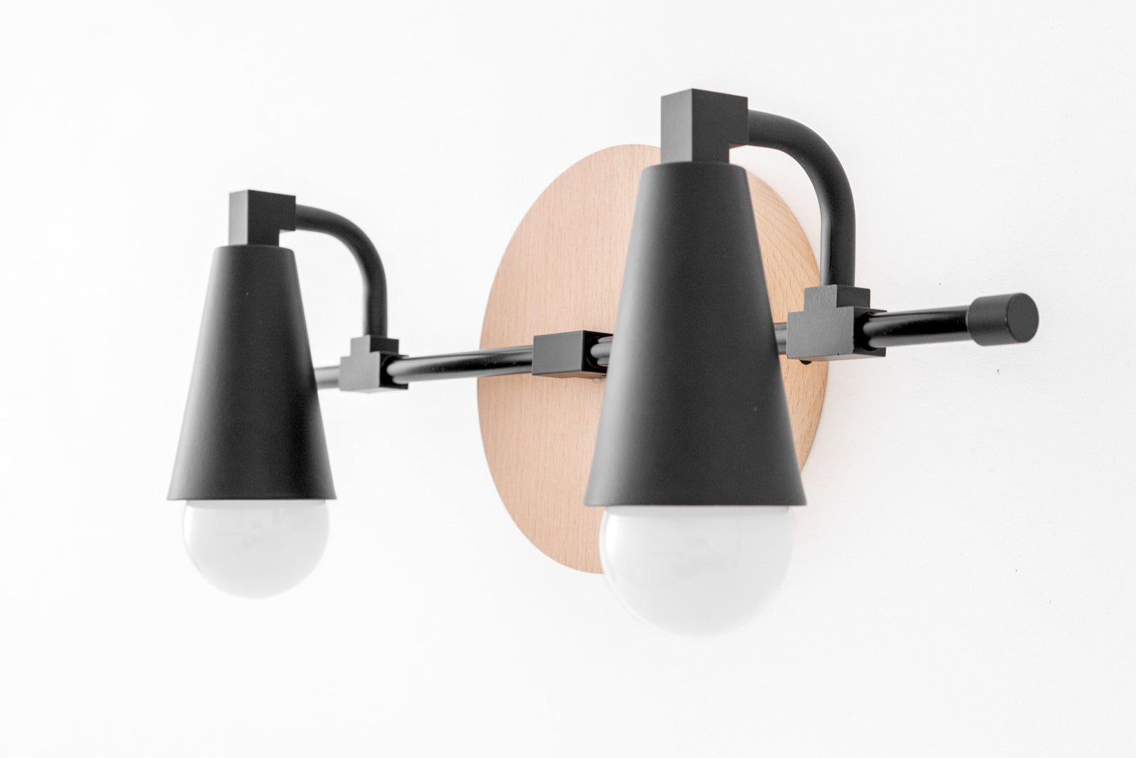 VANITY LIGHT MODEL NO. 1229