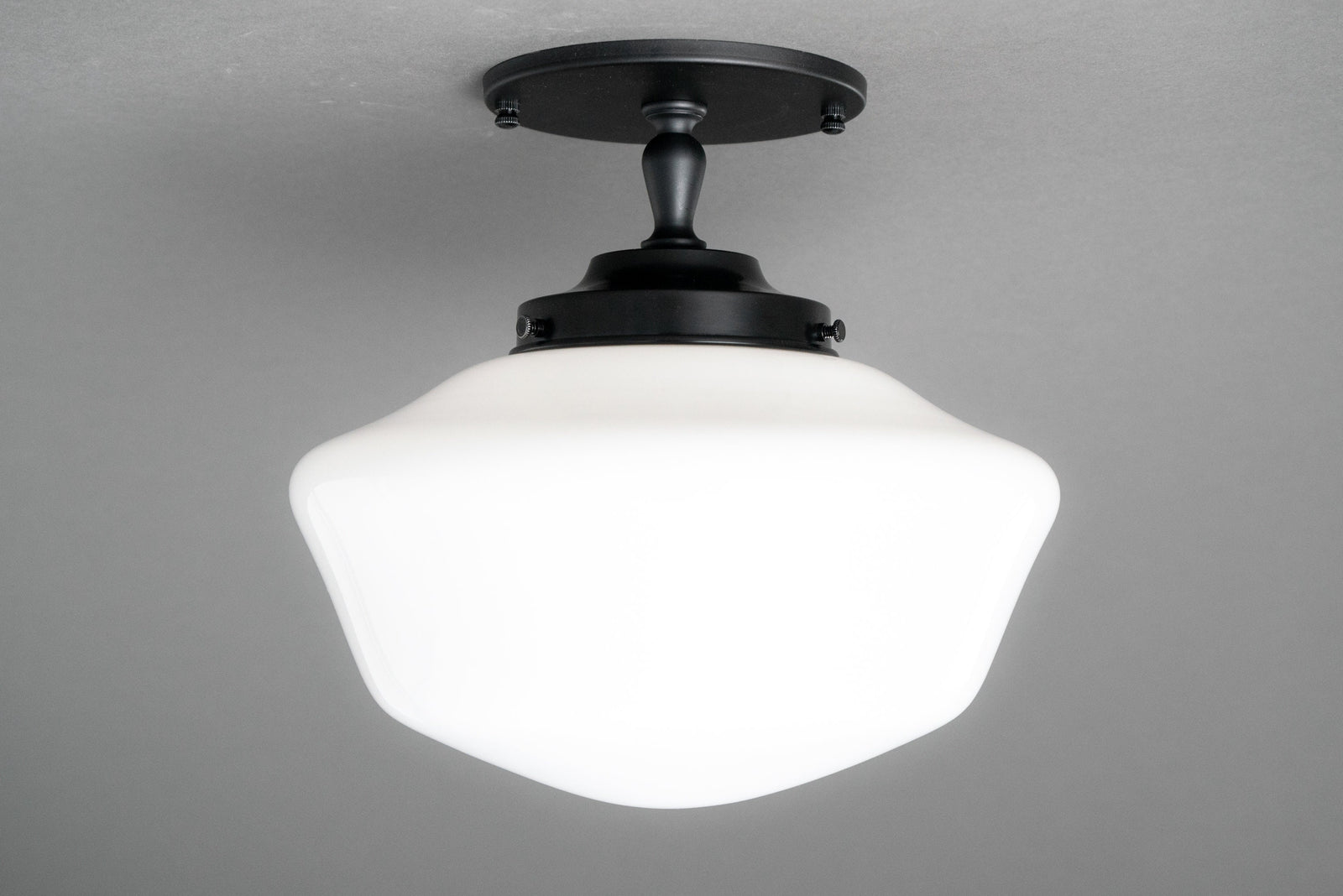 CEILING LIGHT MODEL No. 4739