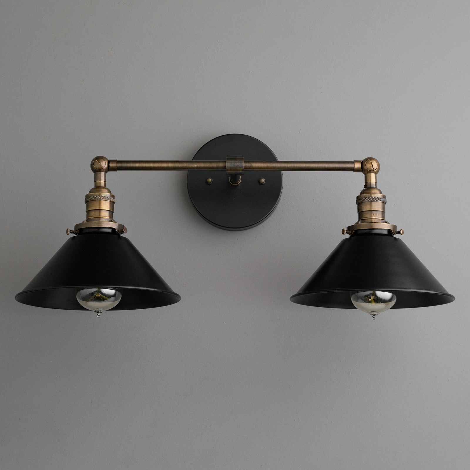 VANITY MODEL No. 1802