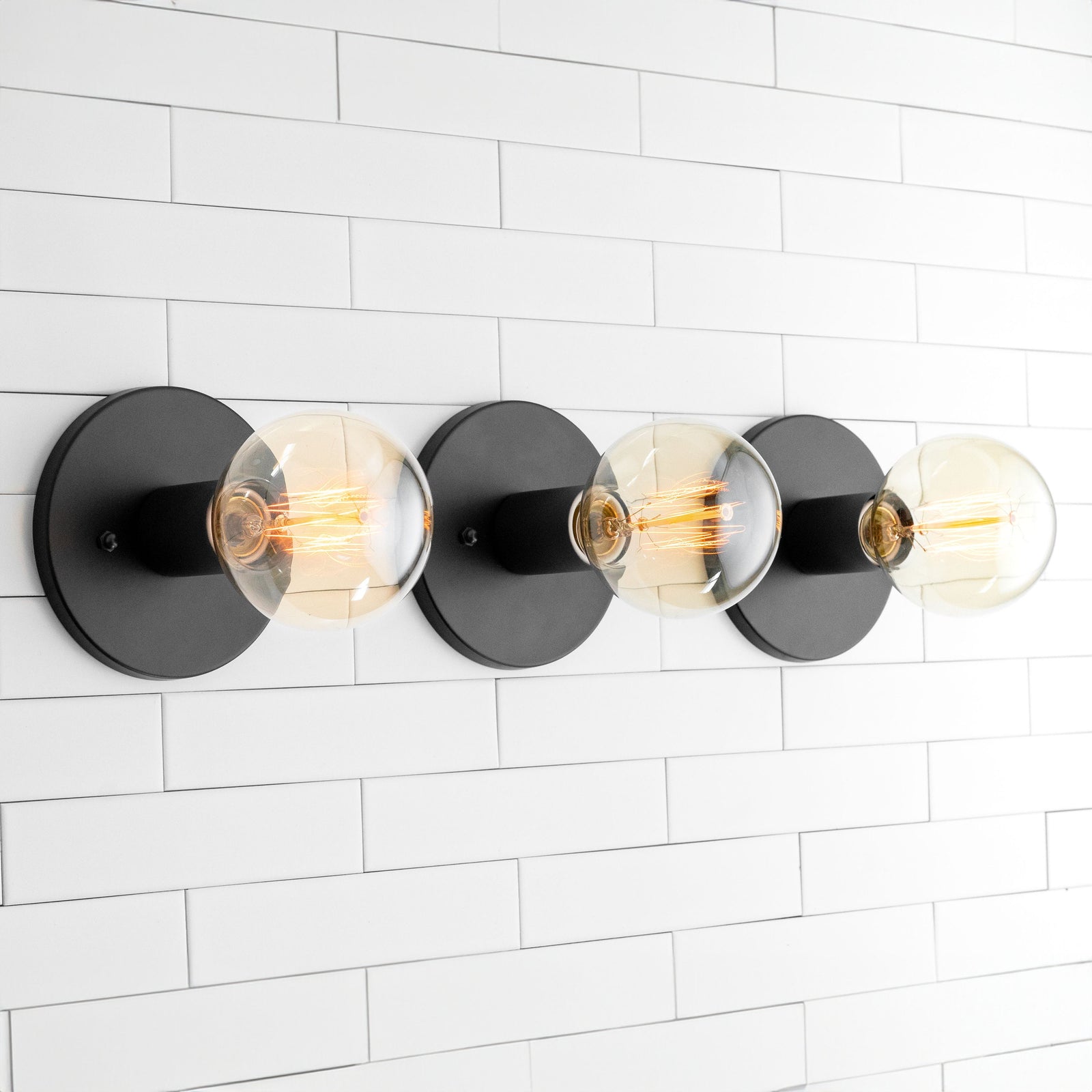 CEILING LIGHT MODEL No. 2057