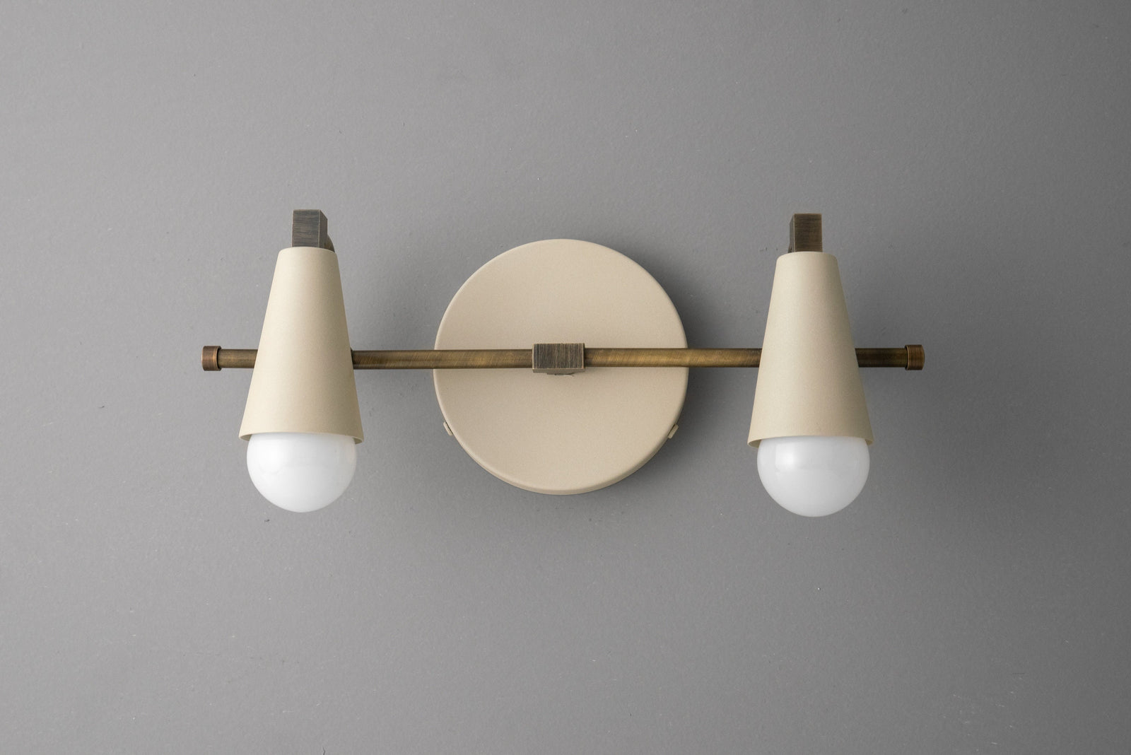 VANITY LIGHT MODEL NO. 1229