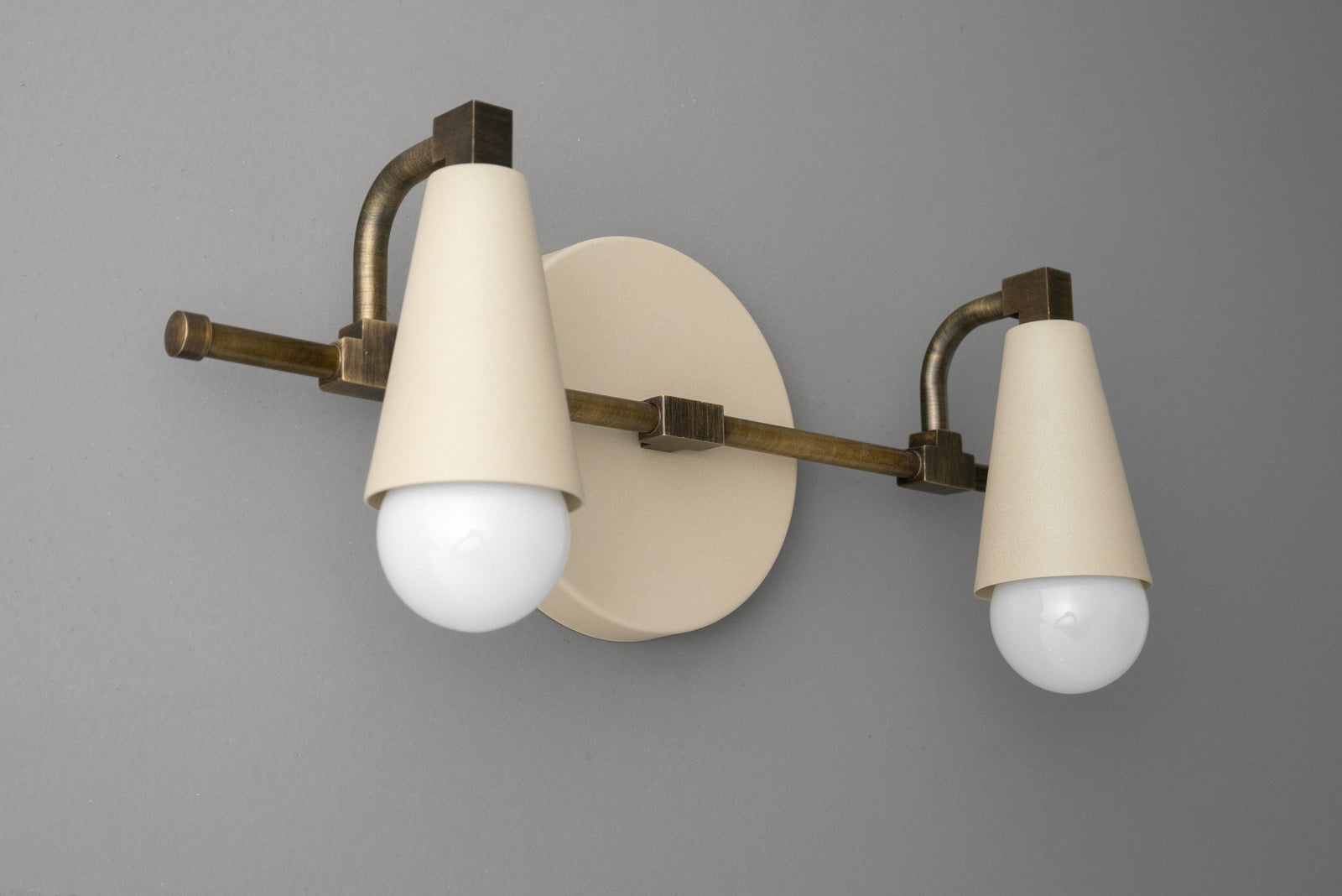 VANITY LIGHT MODEL NO. 1229