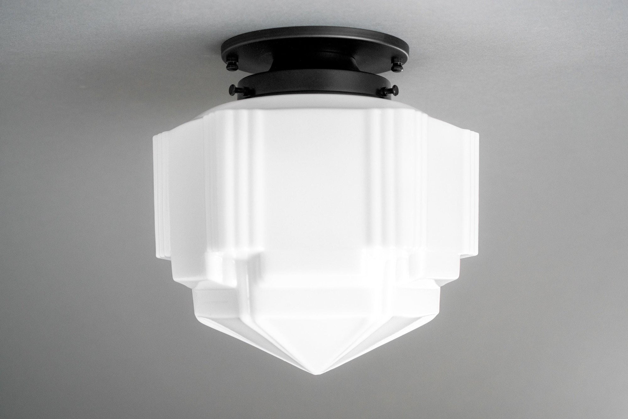 CEILING LIGHT MODEL NO. 1822