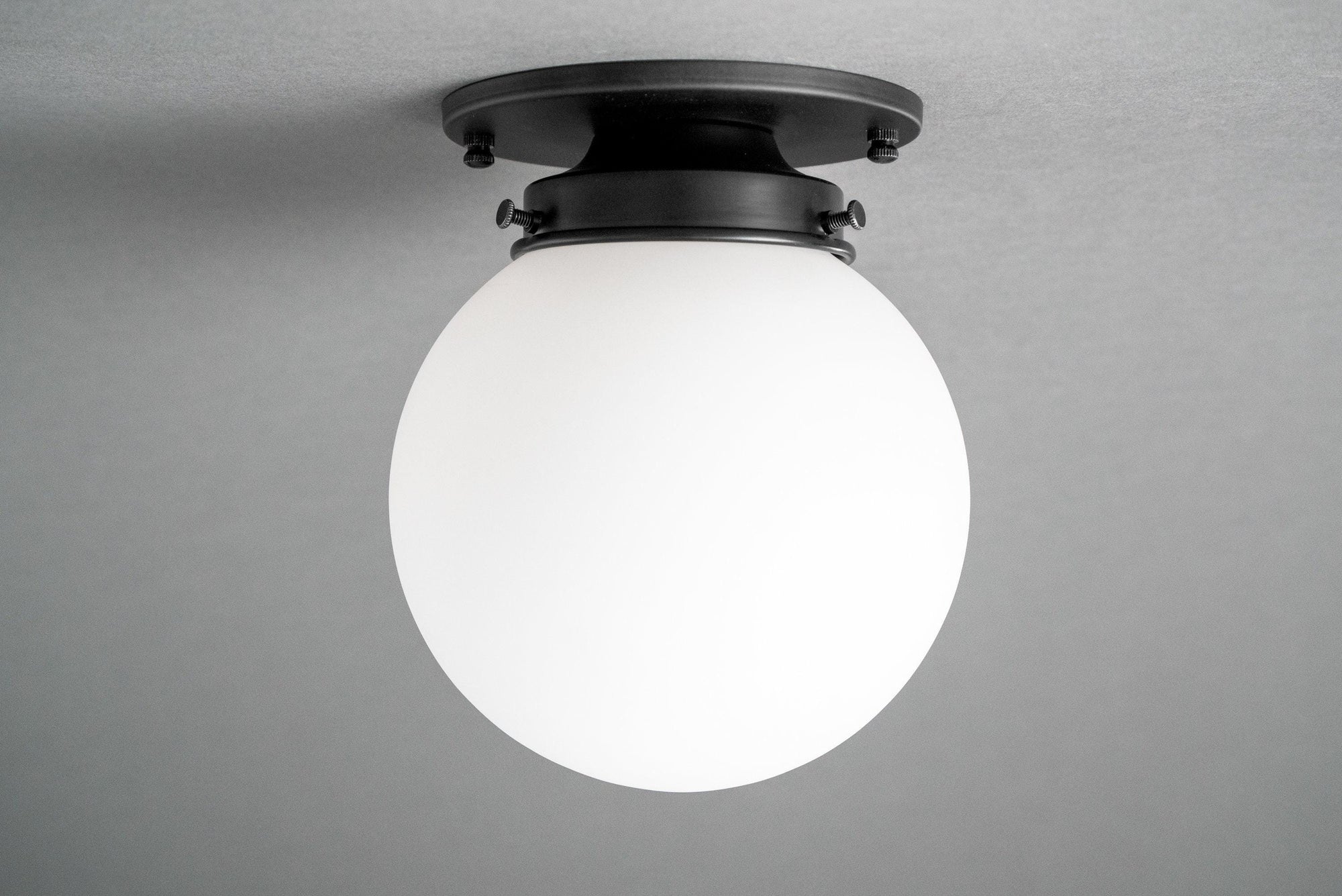 CEILING LIGHT MODEL NO. 5370