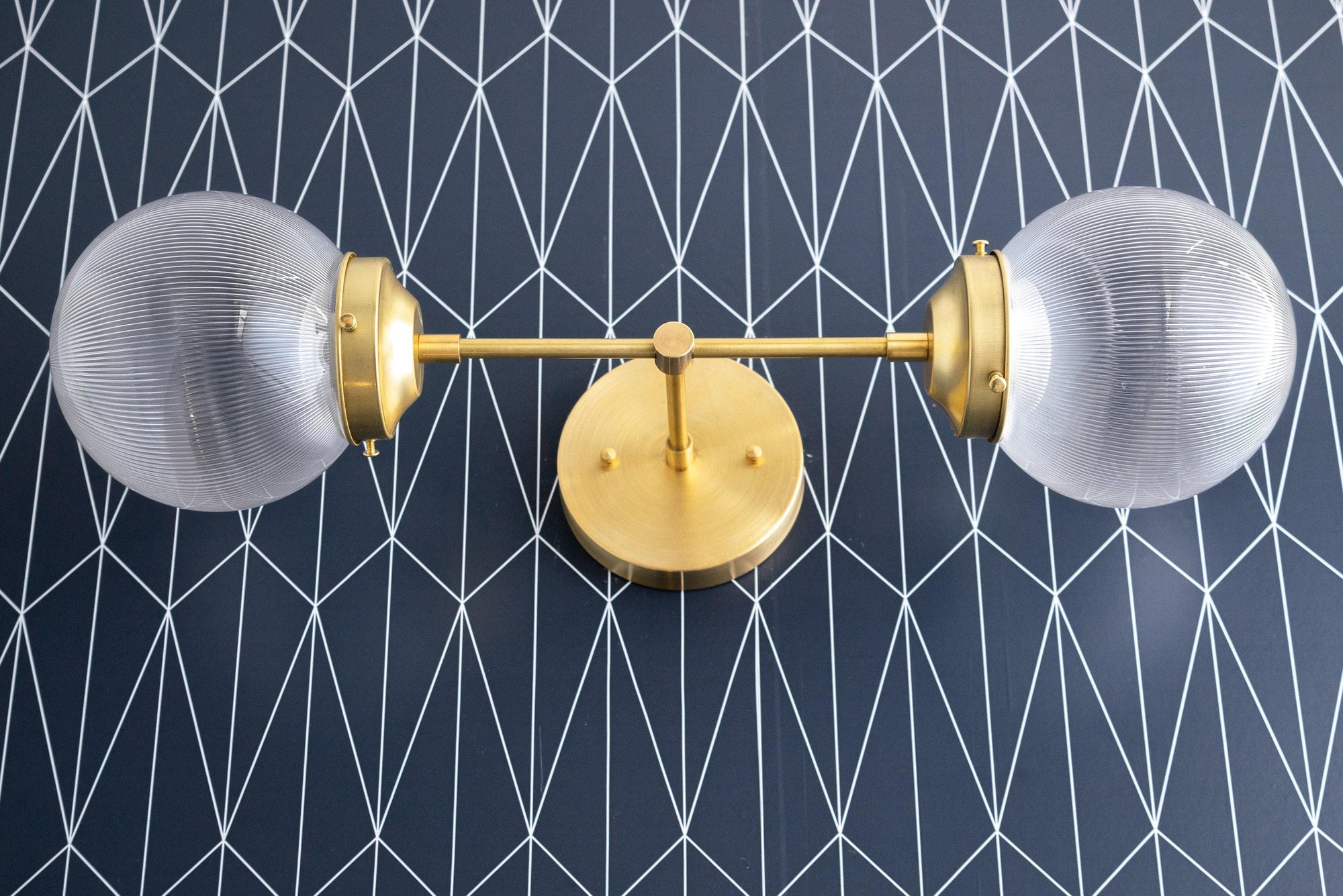 VANITY LIGHT MODEL NO. 2610