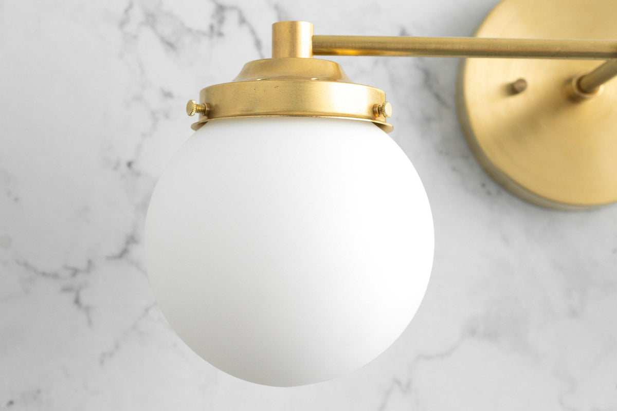 VANITY LIGHT MODEL NO. 2424