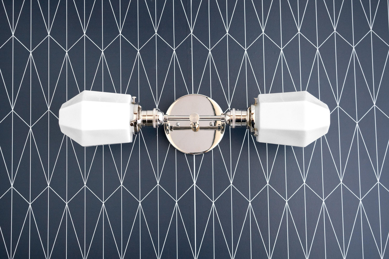 VANITY LIGHT MODEL NO. 6679