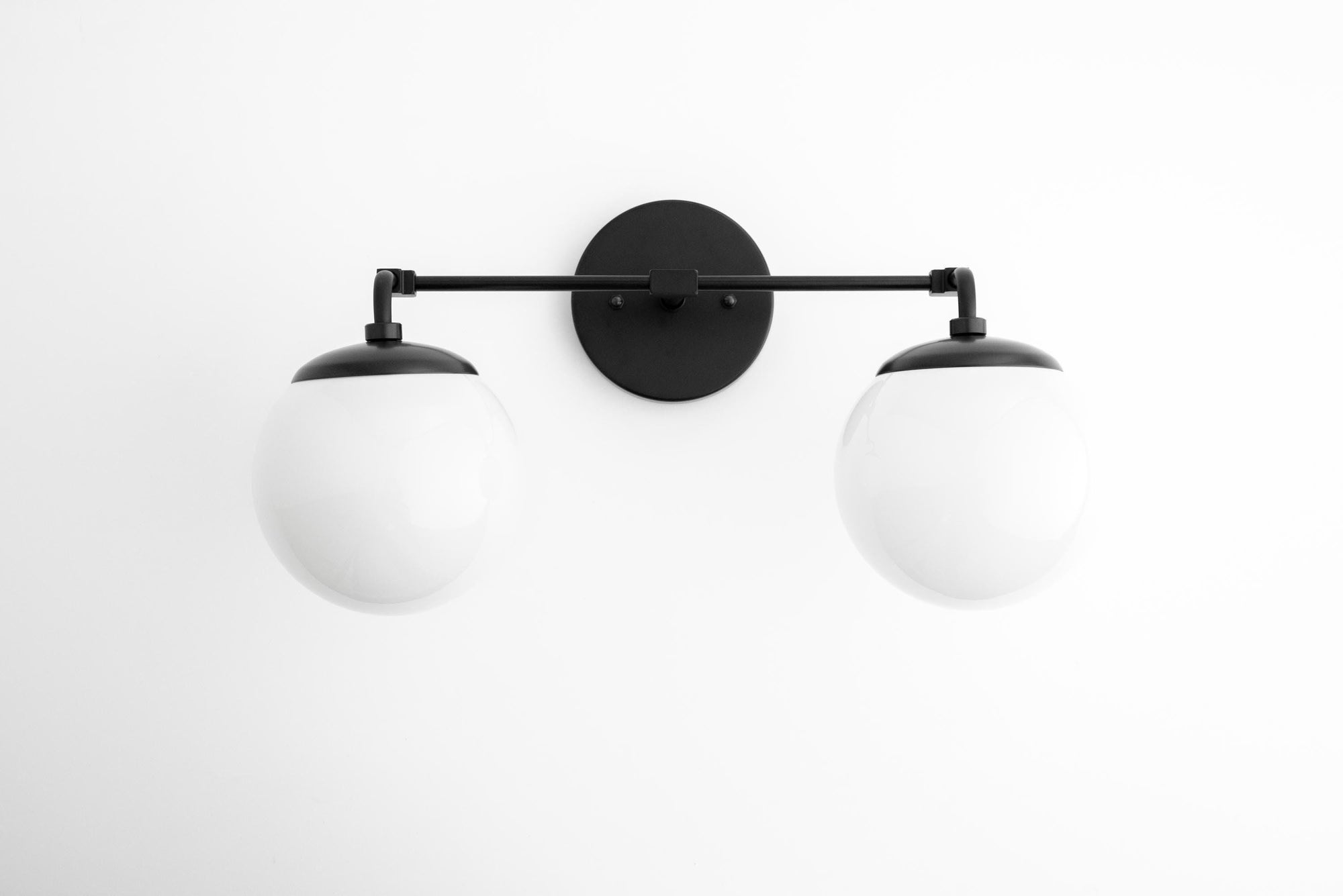 VANITY LIGHT MODEL NO. 7615