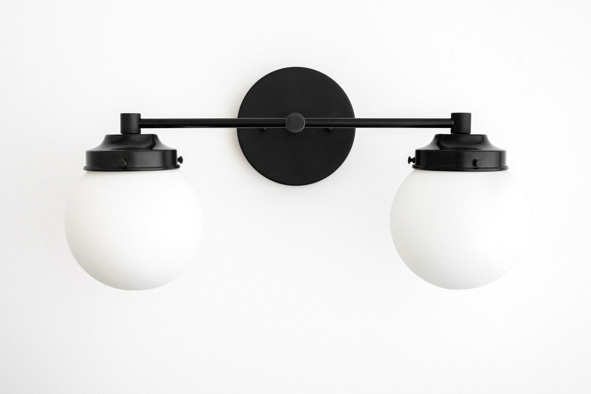 VANITY LIGHT MODEL NO. 2424