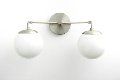 VANITY LIGHT MODEL NO. 7615