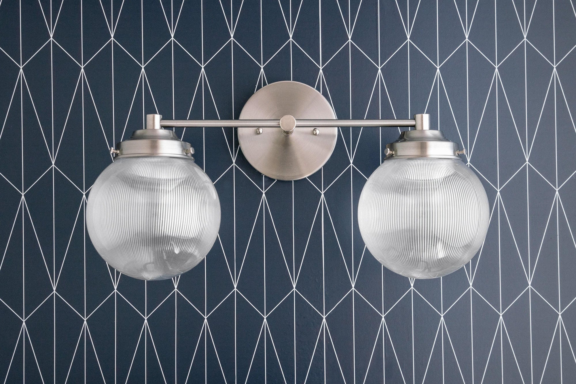 VANITY LIGHT MODEL NO. 4331