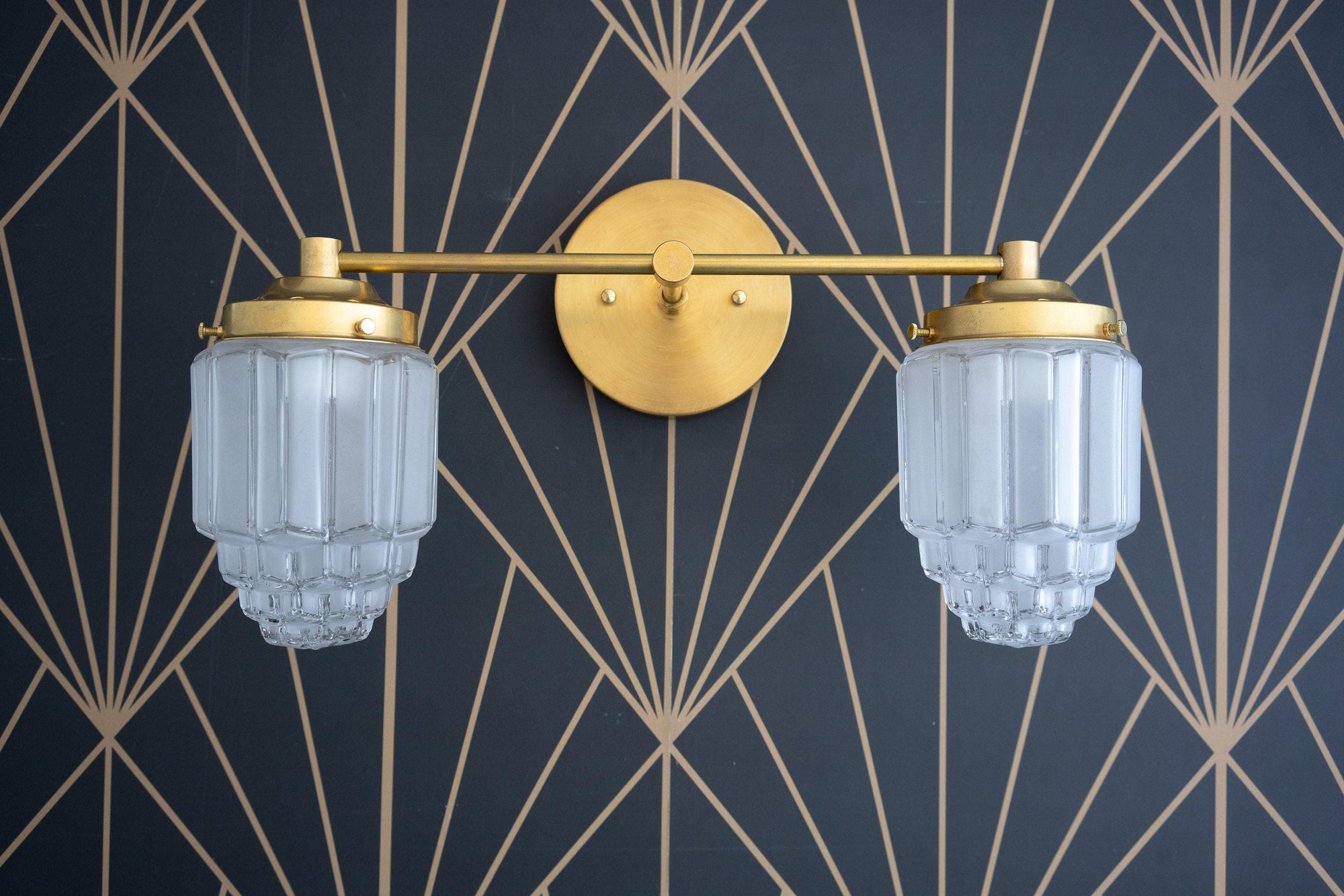 VANITY LIGHT MODEL NO. 9777