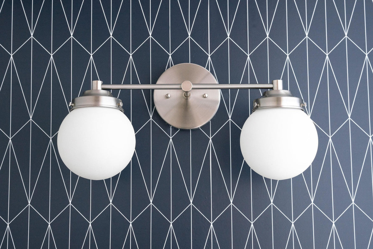VANITY LIGHT MODEL NO. 2424