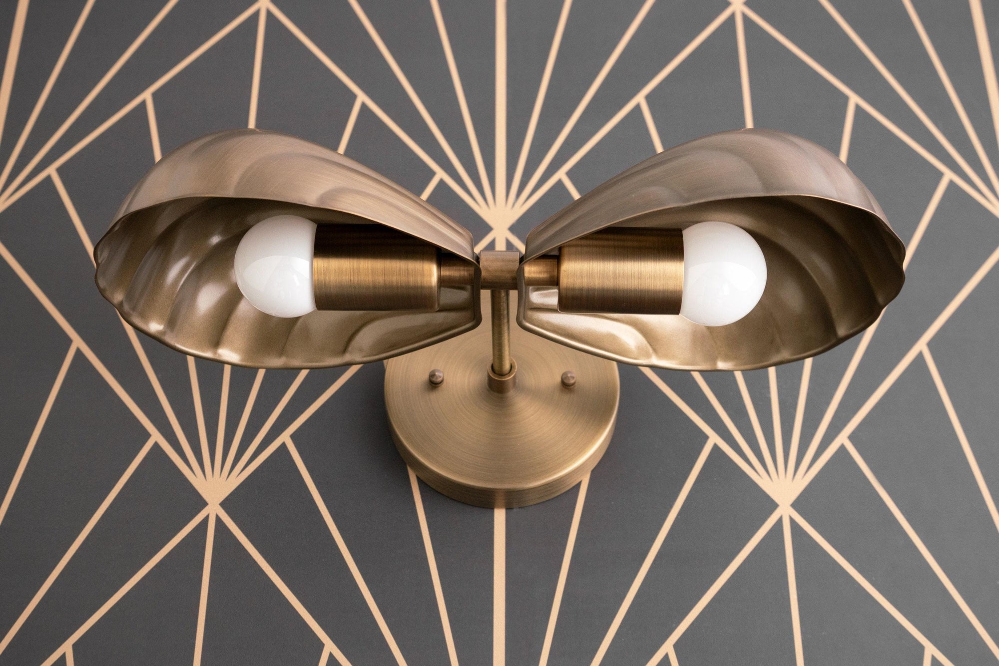 VANITY LIGHT MODEL NO. 0212