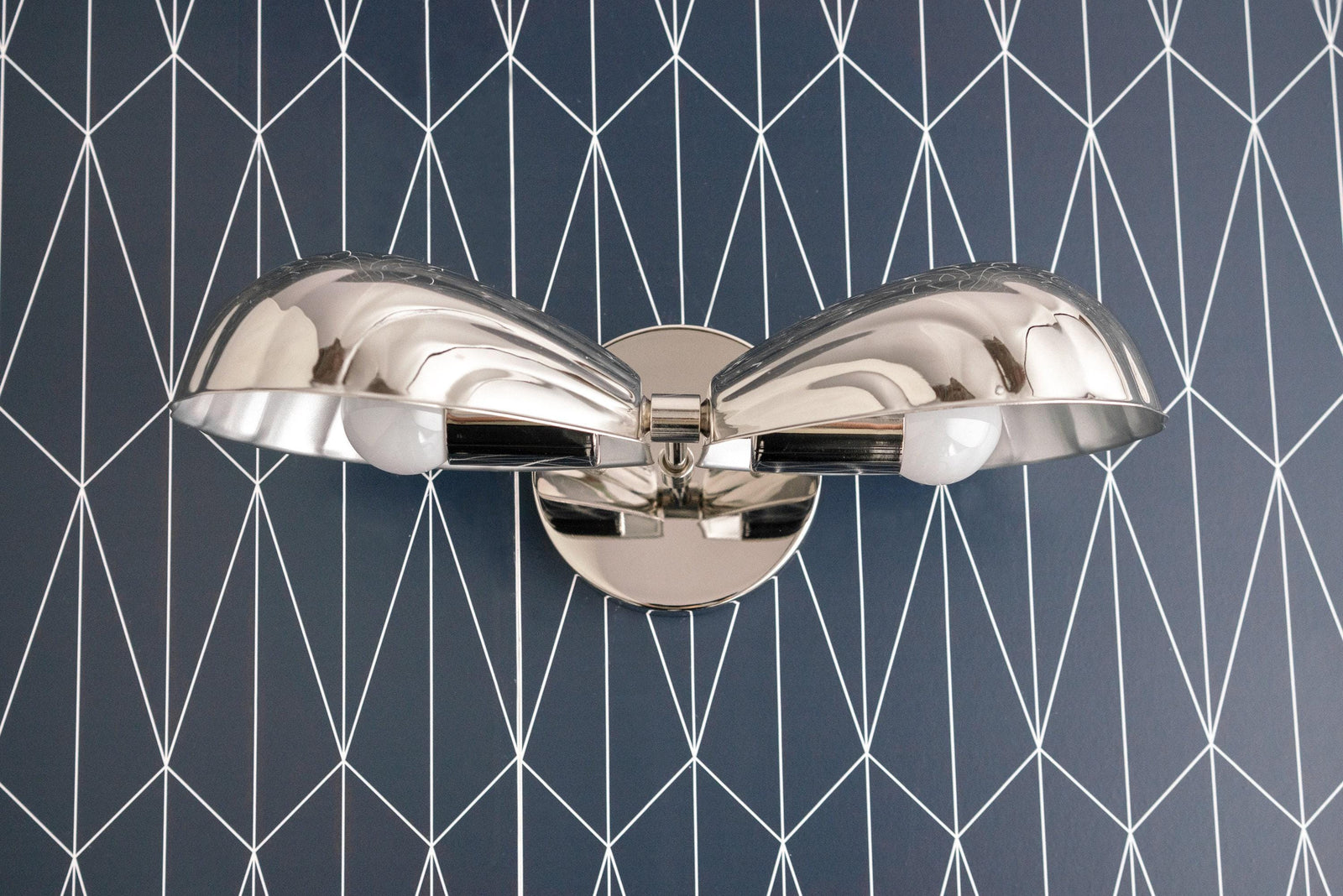 VANITY LIGHT MODEL NO. 0212