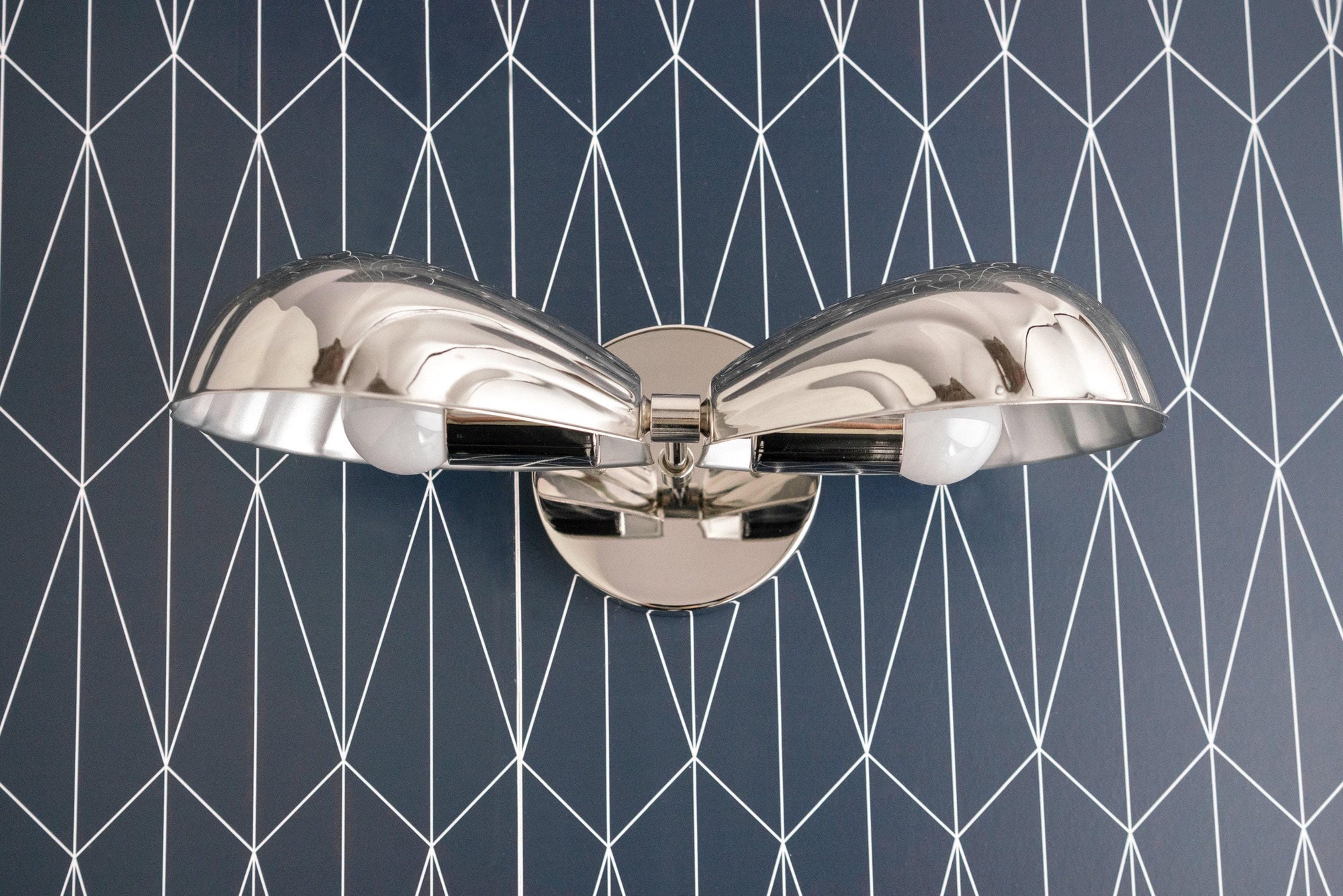 VANITY LIGHT MODEL NO. 0212