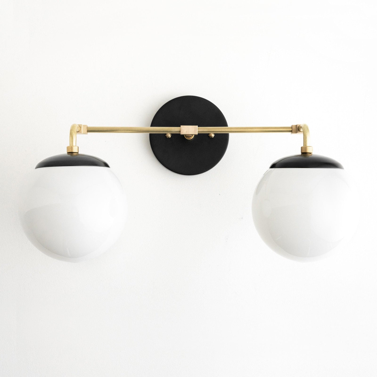 VANITY LIGHT MODEL NO. 7615